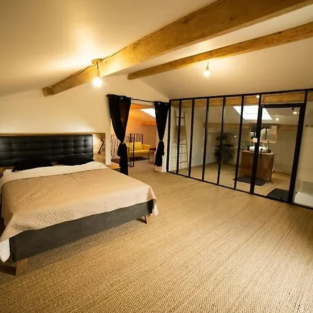 Piscine Miroir Et Jacuzzi Villa *